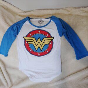 DC Comics Originals Wonder Woman Long sleeve Tee Size Medium White and Blue